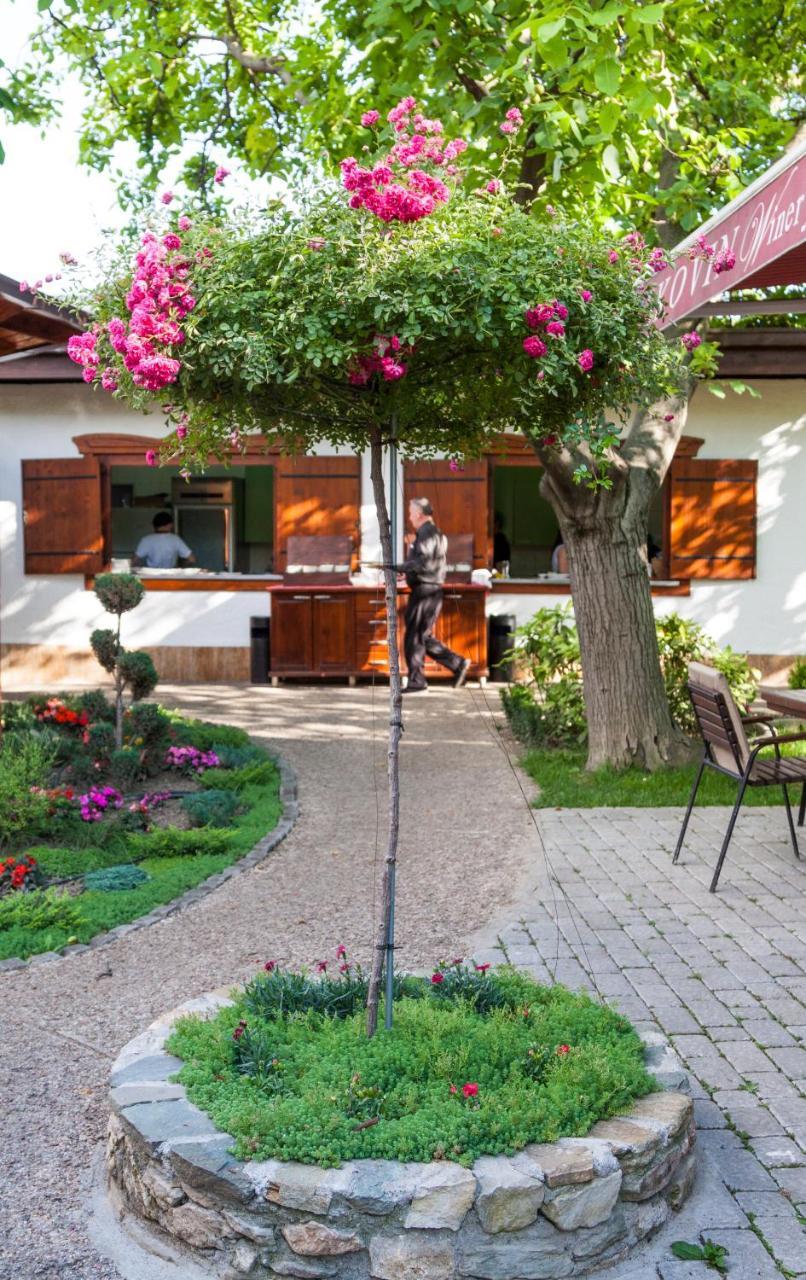 Konak Nestor Bungalows Skopje Eksteriør billede